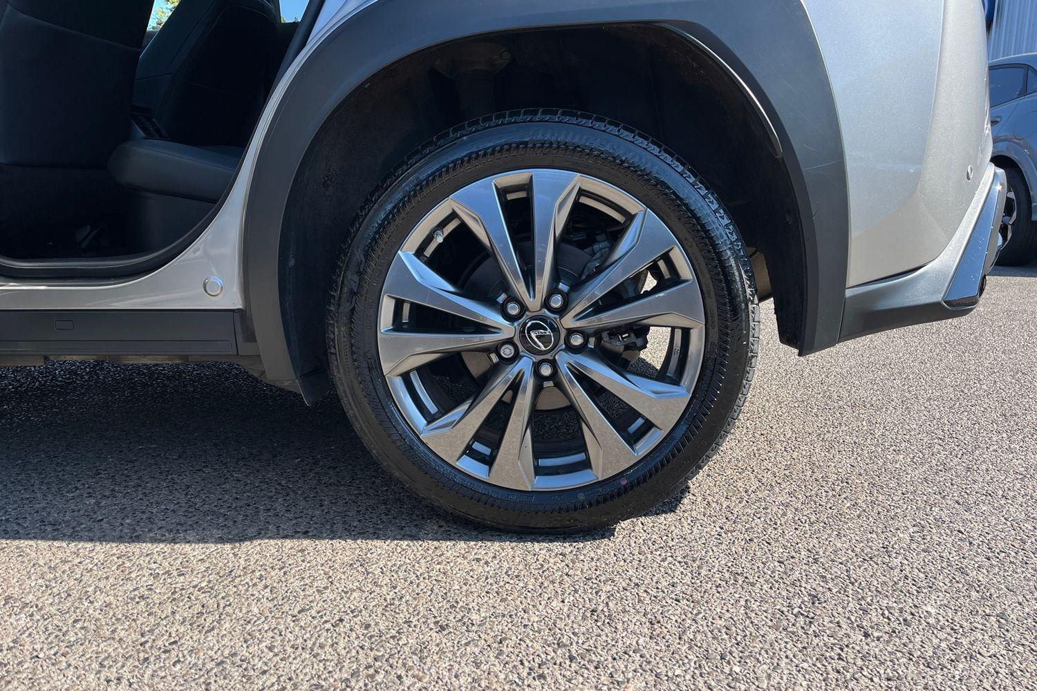 Lexus UX Photo 7