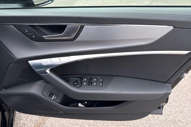 AUDI A6 Saloon Photo 39