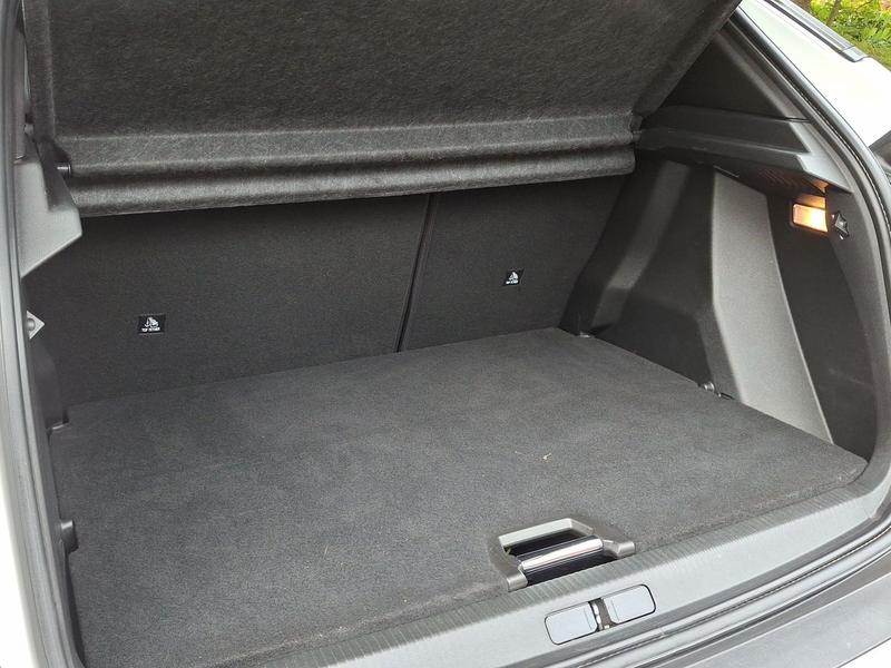 Used Peugeot E-2008 OY21RBZ 33