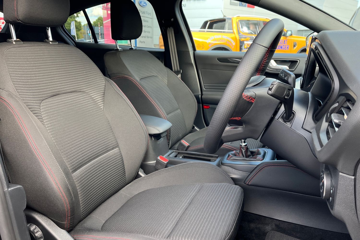 Ford Focus Photo 16
