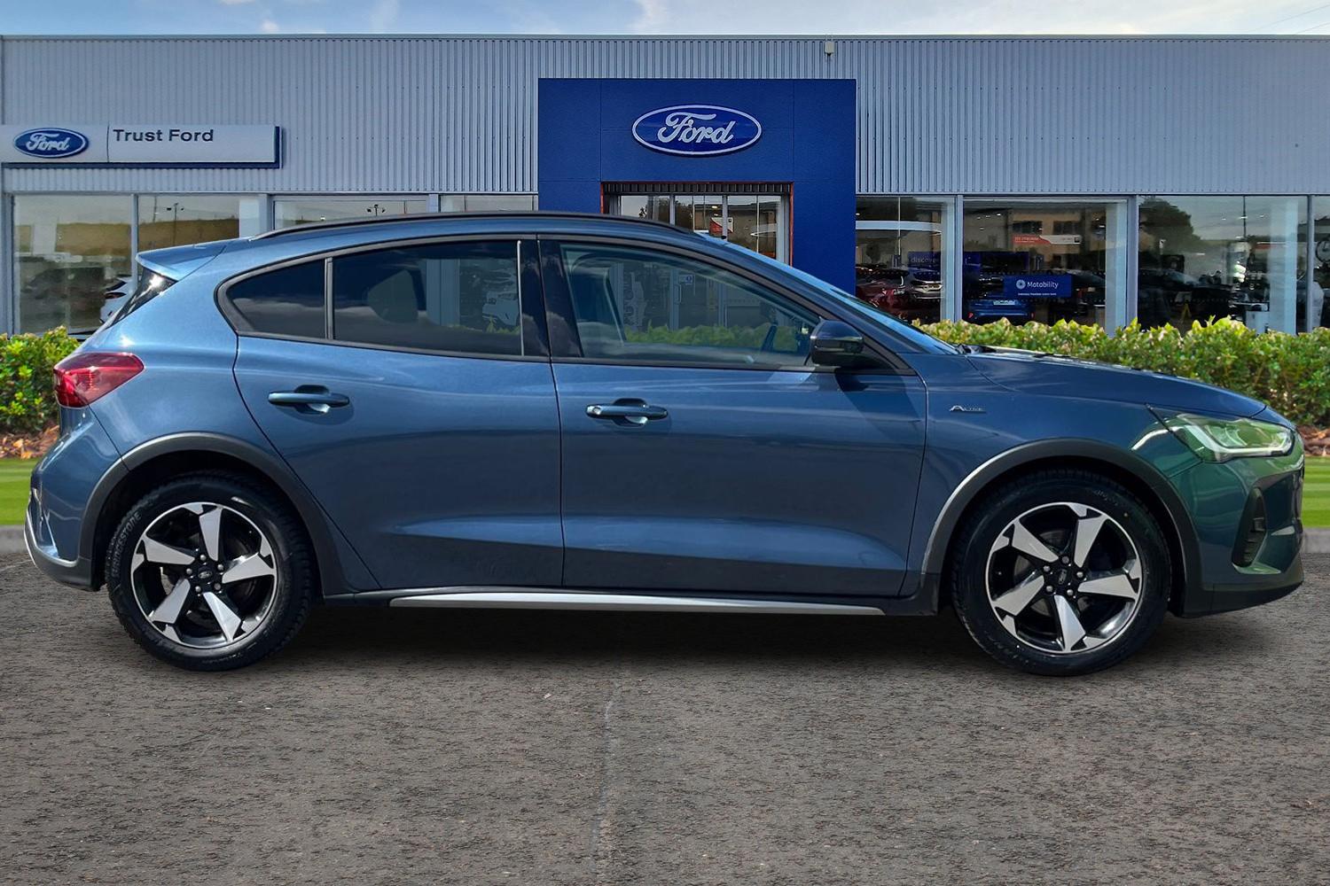 Ford Focus Photo 2