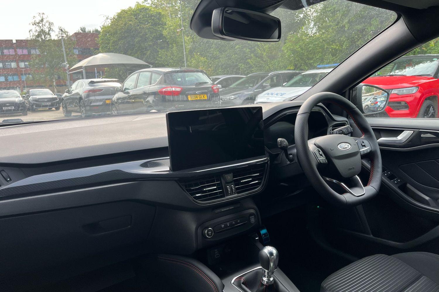 Ford Focus Photo 17