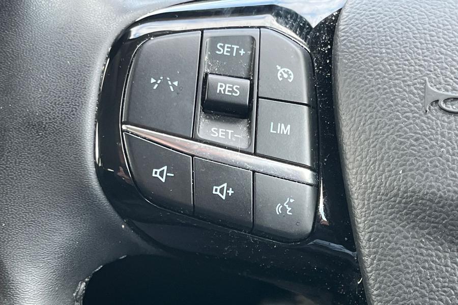 Ford KUGA Photo autoimg-bf21048a2a1539e014097a4d078241a87795bac0.jpg