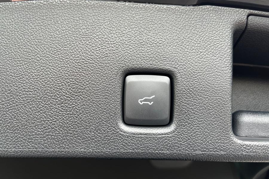 Ford KUGA Photo autoimg-bf219aa2bb00e0b7ff8b403e9fb2e49a3367ddcd.jpg
