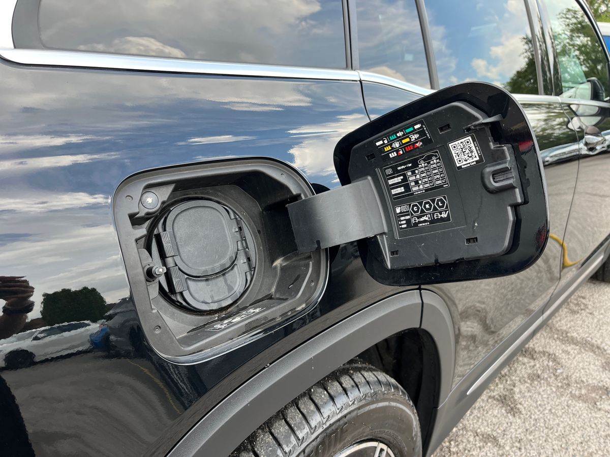 Mercedes-Benz EQB Photo 24