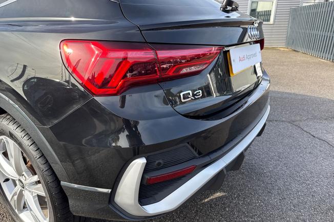 AUDI Q3 Photo 29