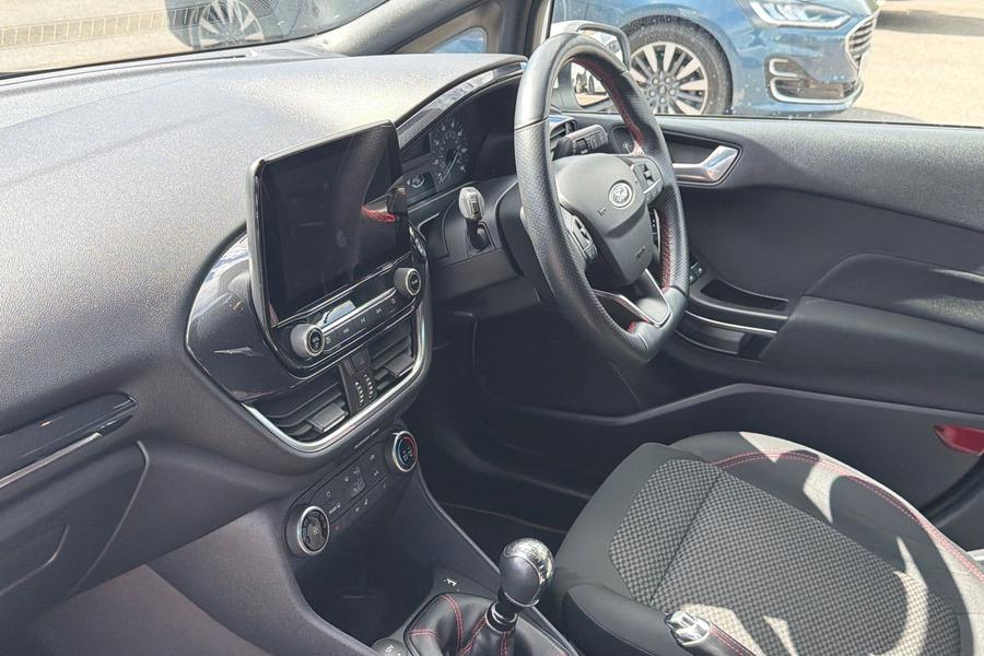 Ford FIESTA Photo autoimg-bf2ff2e356d9ca79a9b133d68602265c0b9f53df.jpg