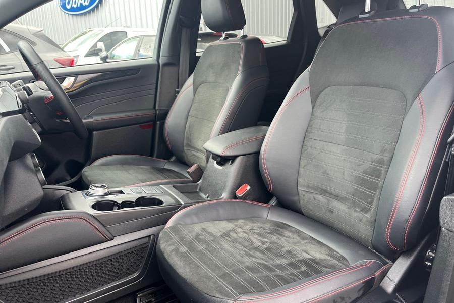 Ford Kuga Photo autoimg-bf3b758abd1dbd44bf1375485d5422ea4fefbbc0.jpg