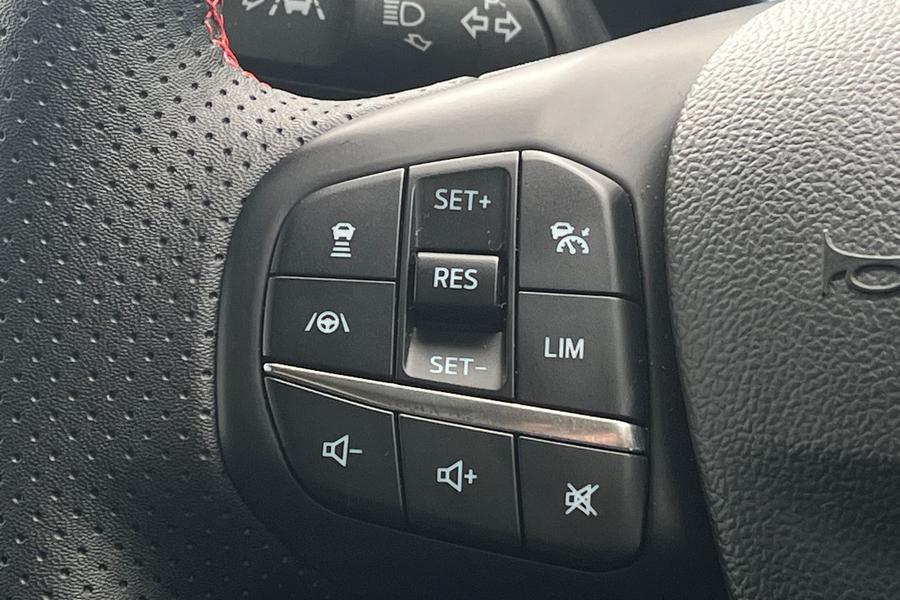 Ford FOCUS Photo autoimg-bf43f5b4703d993ededa912ed7c04219add2d661.jpg