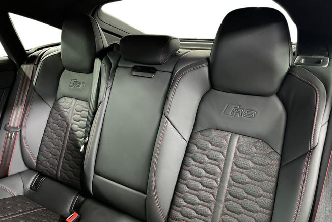 AUDI RS7 Photo 9