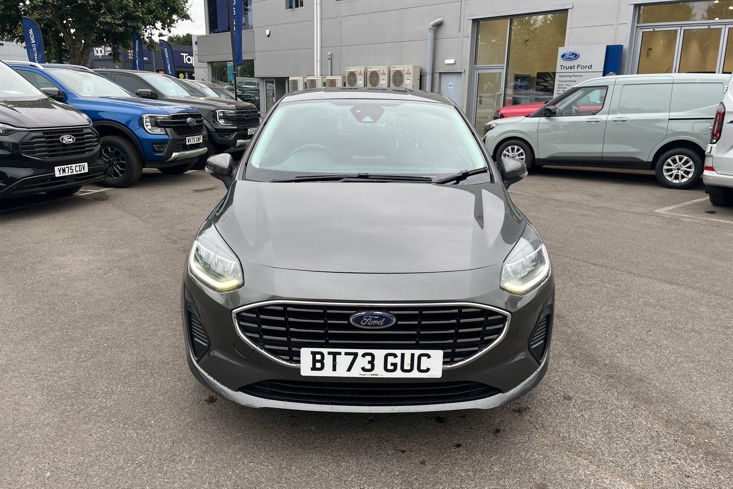 Ford FIESTA Photo 38