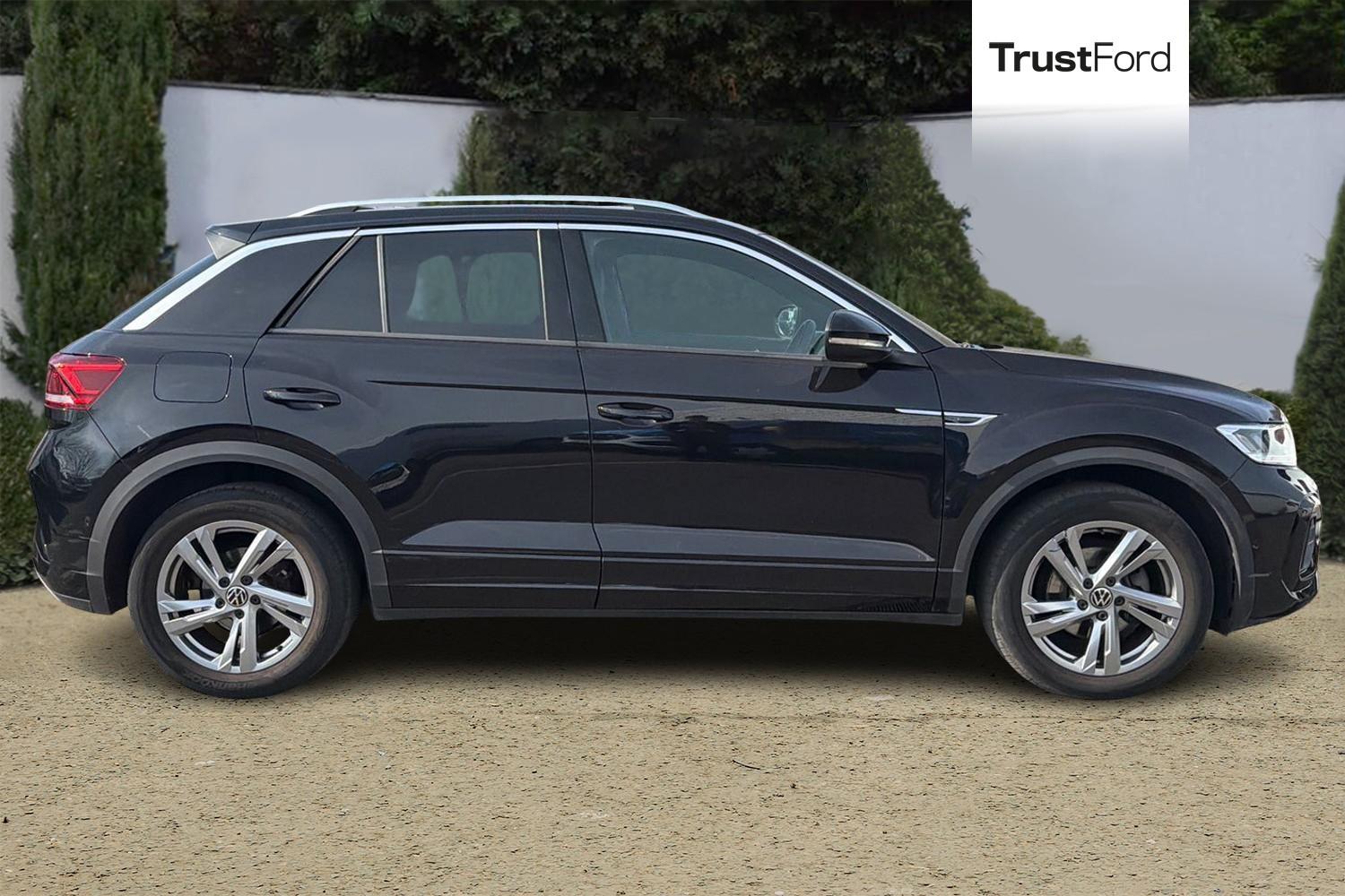 Volkswagen T-ROC Photo 2