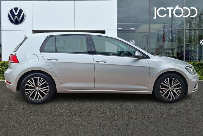 VOLKSWAGEN Golf Photo 4