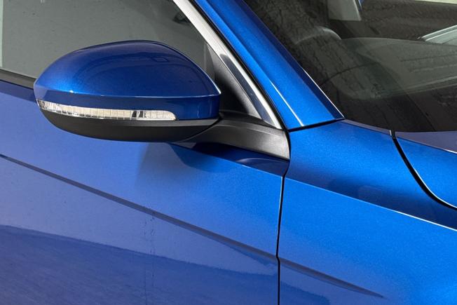 Volkswagen T-Roc Photo 20