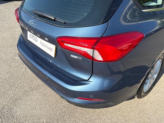 FORD Focus Photo 22