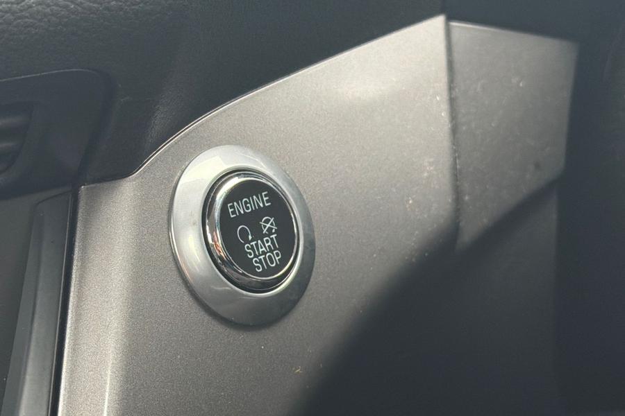 Ford KUGA Photo autoimg-bf4e25ff50555e87db470510f2f00814cfdf51f8.jpg