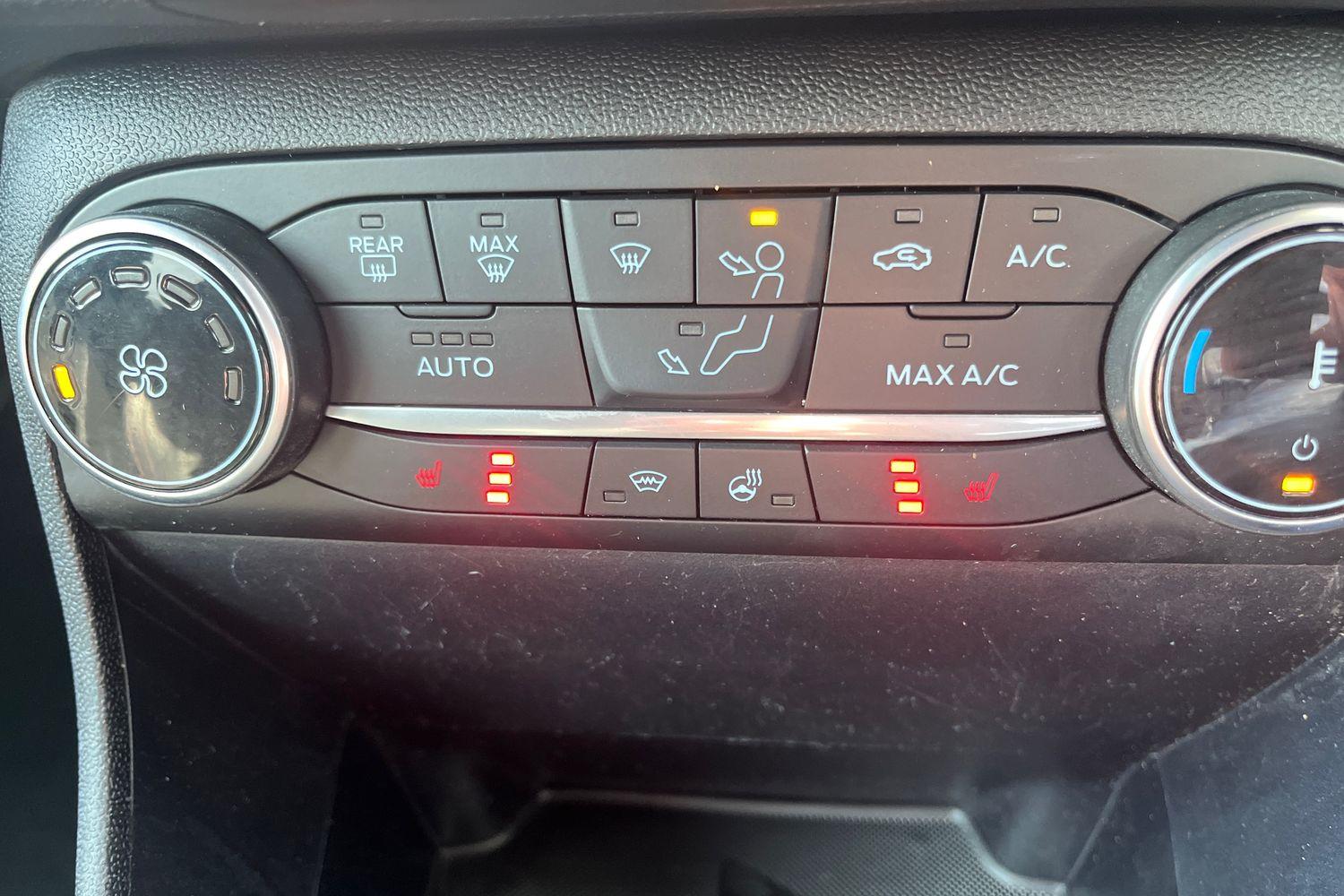 Ford FIESTA Photo 22