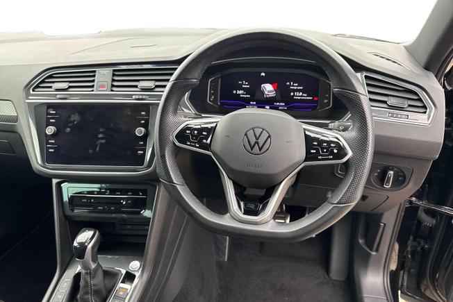 VOLKSWAGEN Tiguan Photo 11