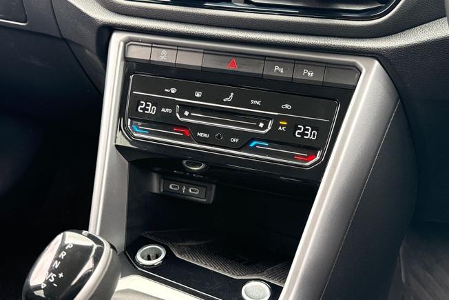 Volkswagen T-Roc Photo 25