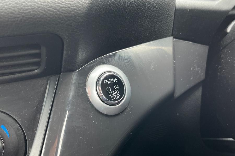 Ford KUGA Photo autoimg-bf556f3983a5ee1b79935a678e9c32a50705d72a.jpg