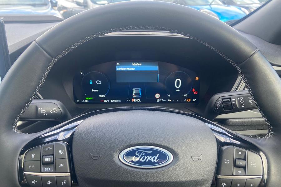 Ford KUGA Photo autoimg-bf5a2a8c2122db1c1b557e82add06bcba47314ff.jpg