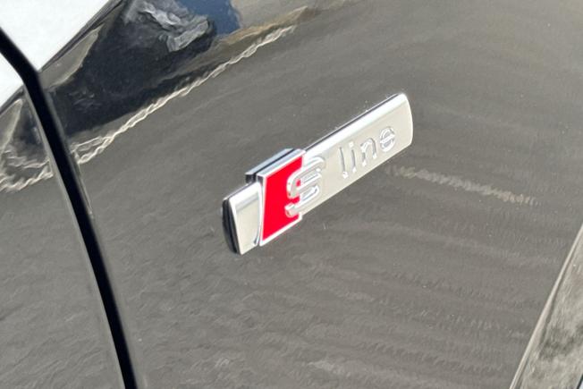Audi Q2 Photo 38