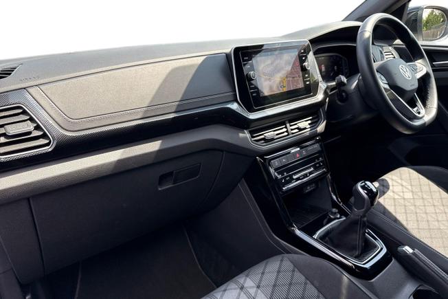 VOLKSWAGEN T-Cross Photo 2