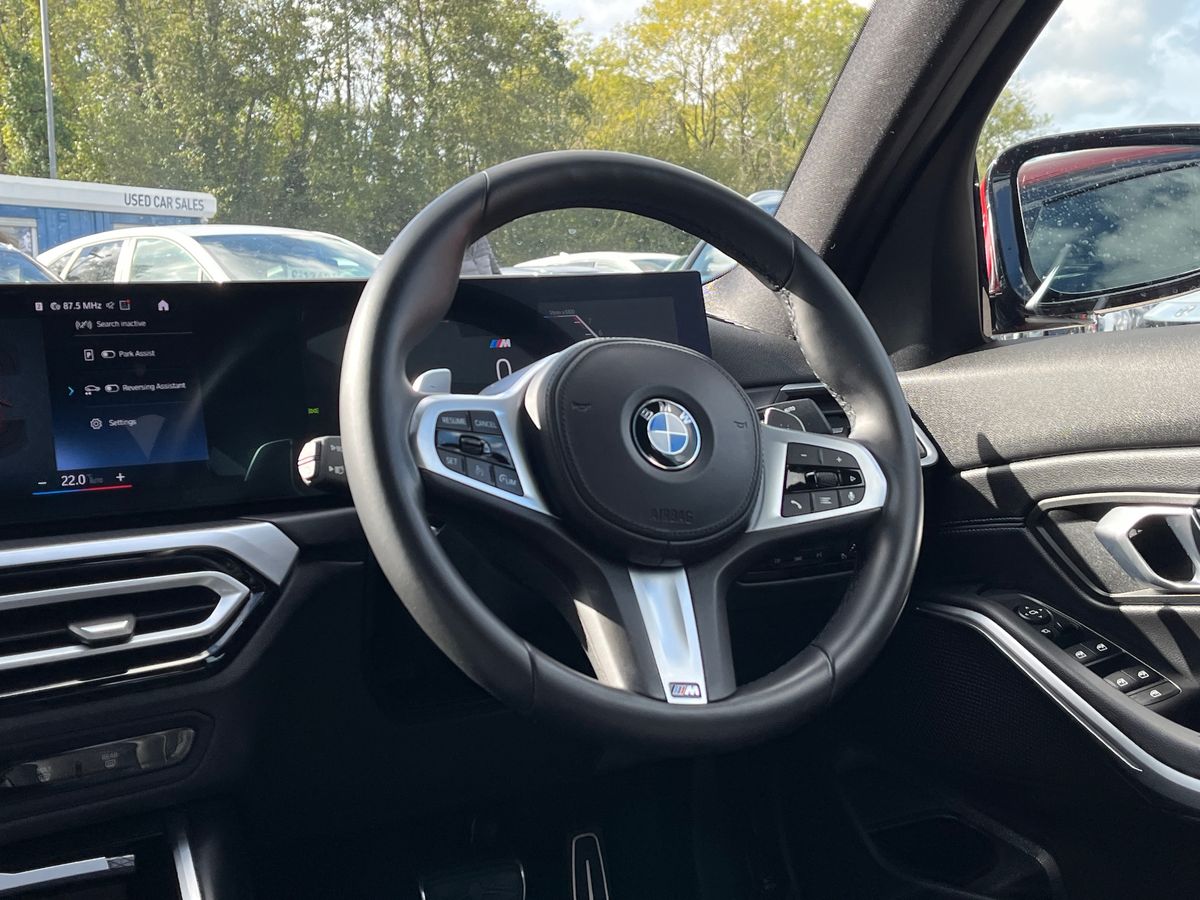 BMW 3 Series Photo 14