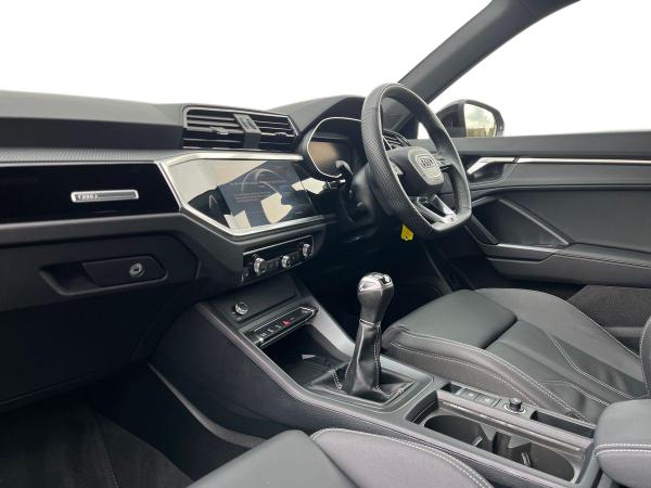 Audi Q3 Photo autoimg-bf6124050790cde51a811dce6f05f50cde0fb4d6.jpg