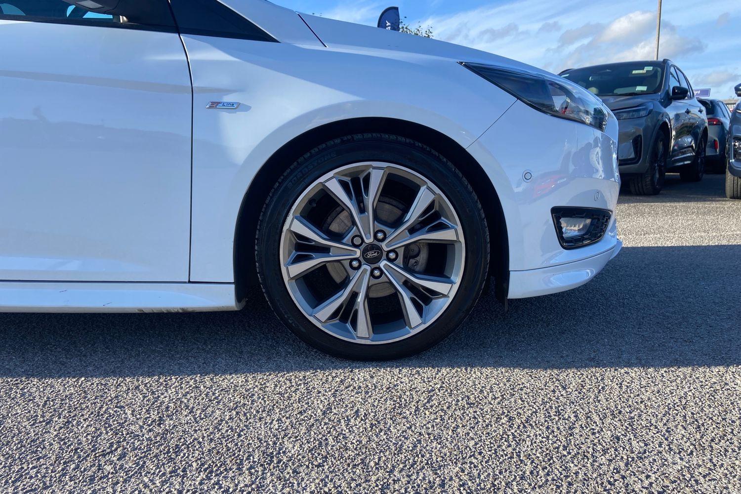 Ford FOCUS Photo 31