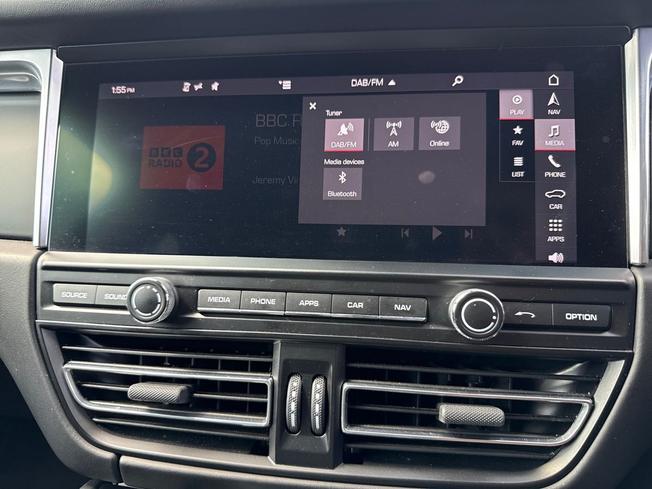 PORSCHE Macan Photo 42