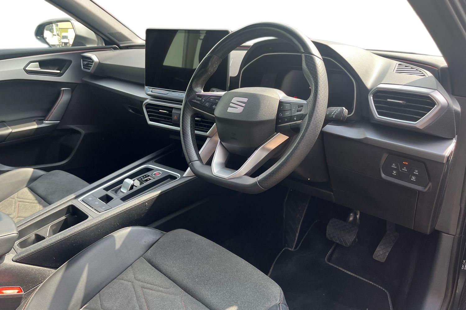 SEAT LEON Photo 8