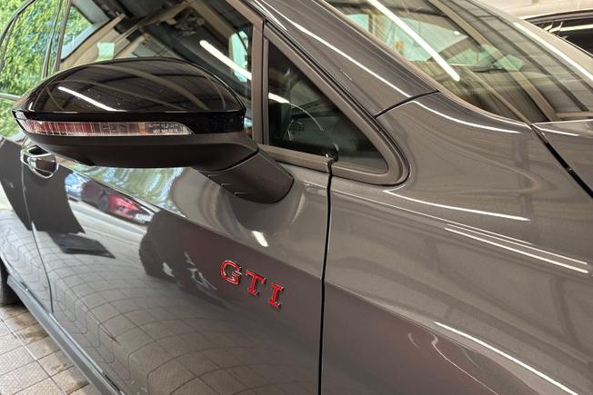 VOLKSWAGEN Golf Photo 20