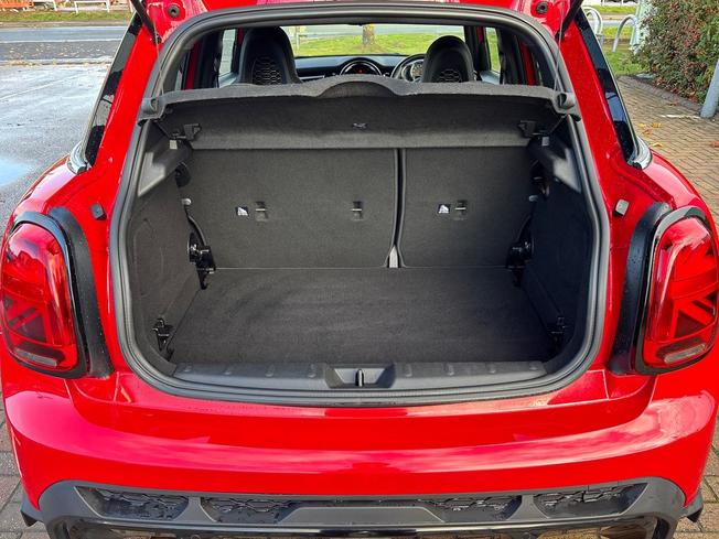 MINI Hatch Photo 12
