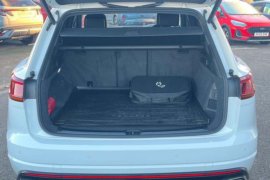 Volkswagen Touareg Photo autoimg-bf6e05af06e3f0228765e46e8aaa07bdf5405456.jpg