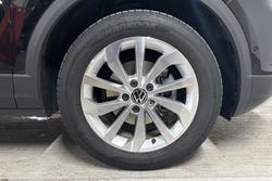 Volkswagen T-Roc Photo 5