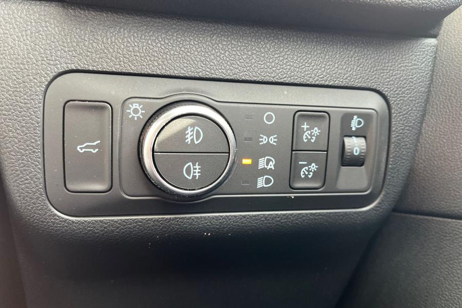 Ford KUGA Photo autoimg-bf70ce1cbe5e69dbf7f903861db7bc7eaf7ec618.jpg