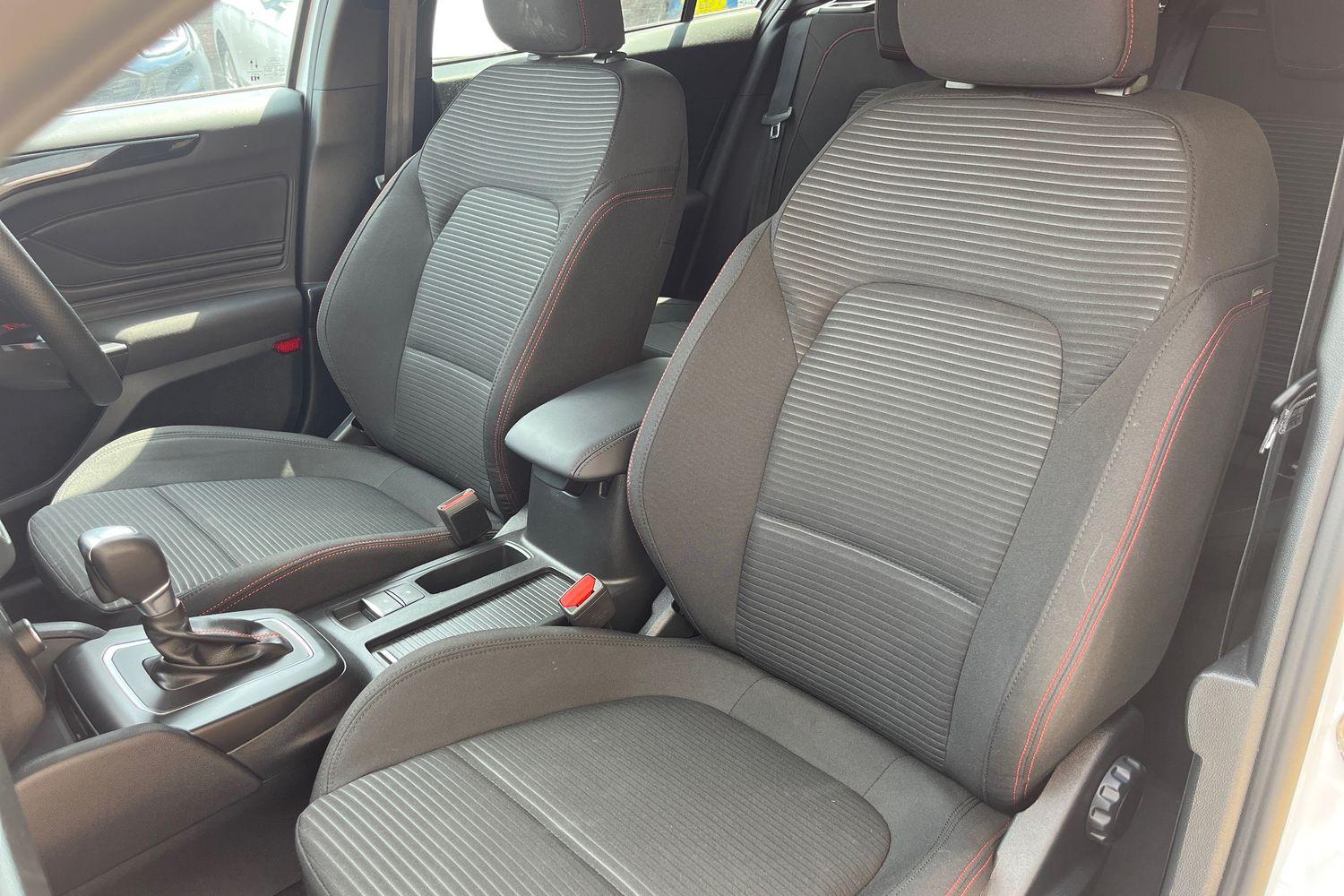 Ford FOCUS Photo 18