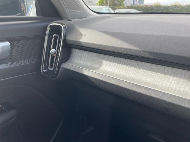 VOLVO XC40 Photo 27