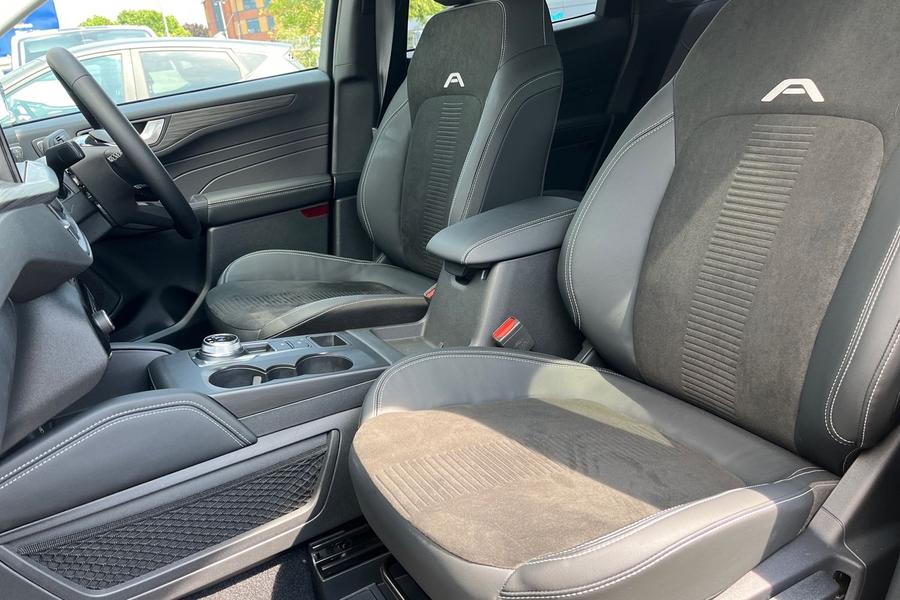 Ford Kuga Photo autoimg-bf77da5b2622698bf3350653a750e3549501743e.jpg