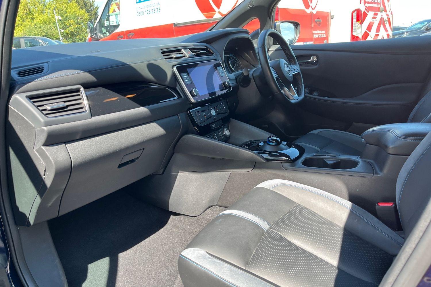 Nissan LEAF Photo 17
