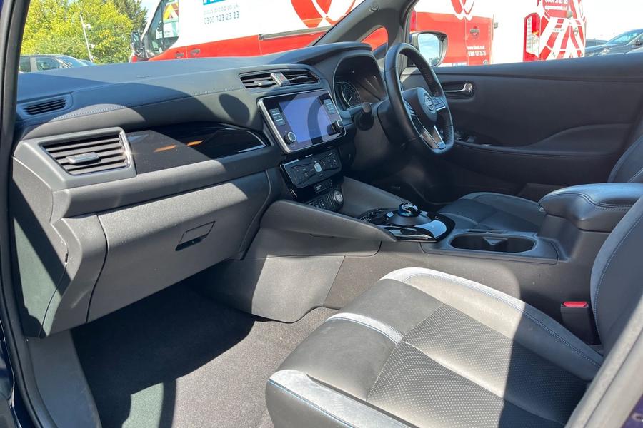 Nissan LEAF Photo autoimg-bf78da55aaec26cbffdbe6ec4b91077c2d2307be.jpg