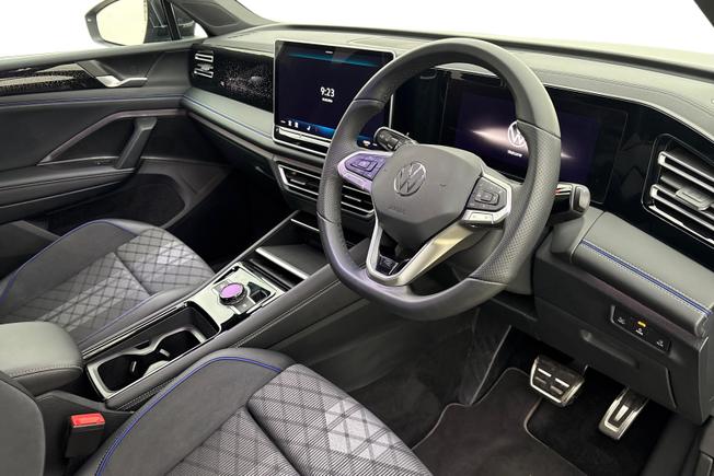 VOLKSWAGEN Tiguan Photo 6