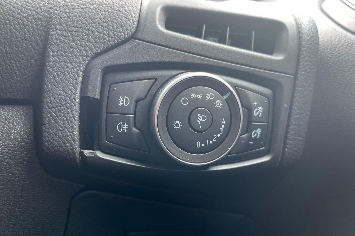 Ford FOCUS Photo 29