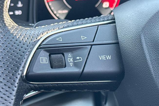 AUDI Sq7 Photo 16