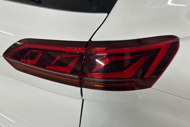 VOLKSWAGEN Touareg Photo 18