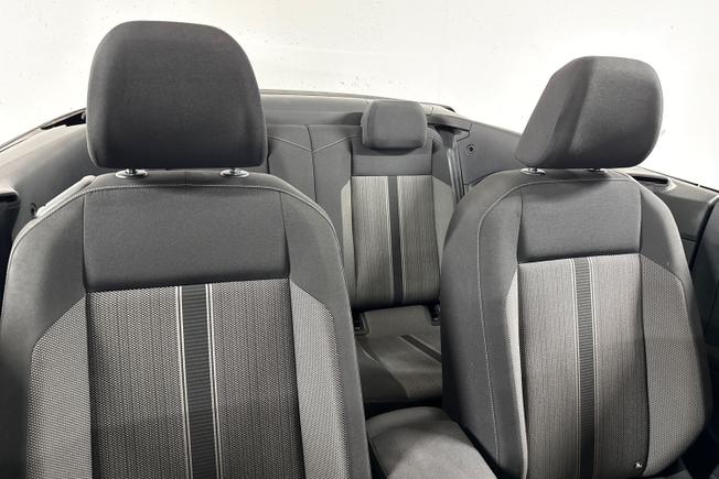 Volkswagen T-Roc Photo 25