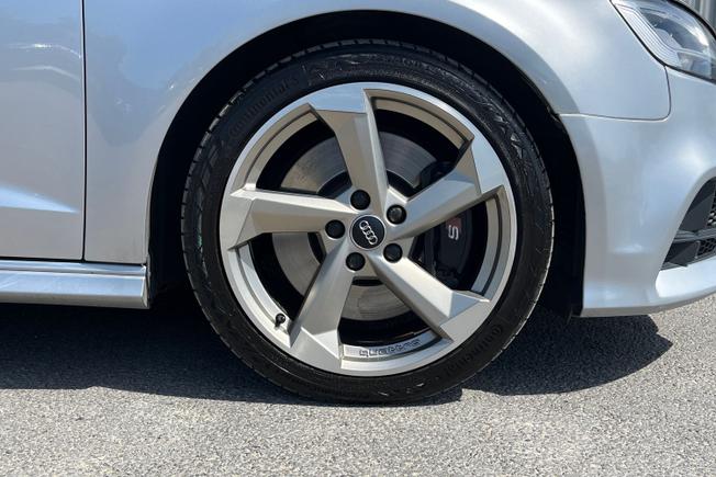 AUDI S3 Photo 5