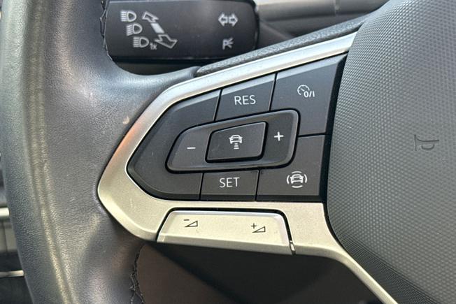 VOLKSWAGEN T-Roc Photo 16