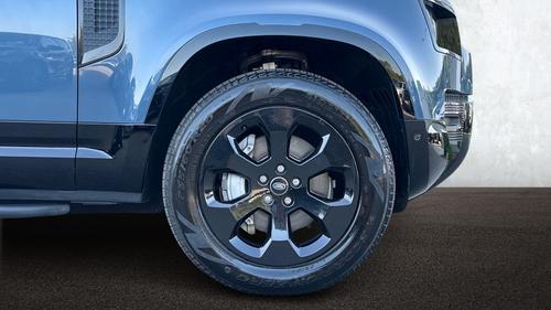 Land Rover Defender Photo autoimg-bf8fb3a8e2a562e96354d2a46afd2b325bb5b66d.jpg